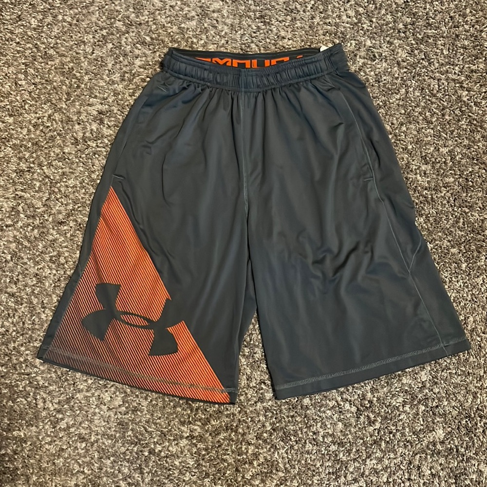 Mens under Armour shorts.